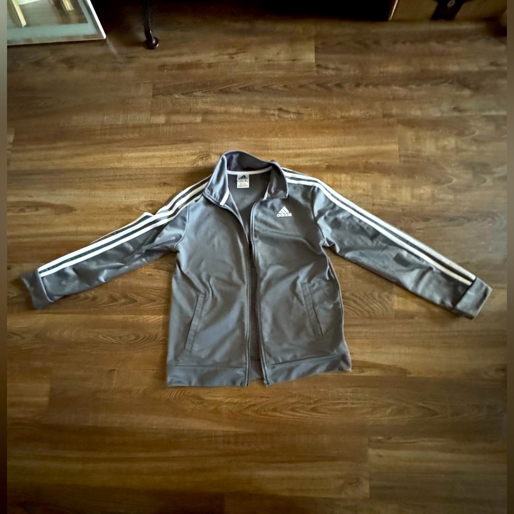 Adidas Kids Unisex XL Gray Zip-Up Jacket with White Stripes – Classic Sporty
